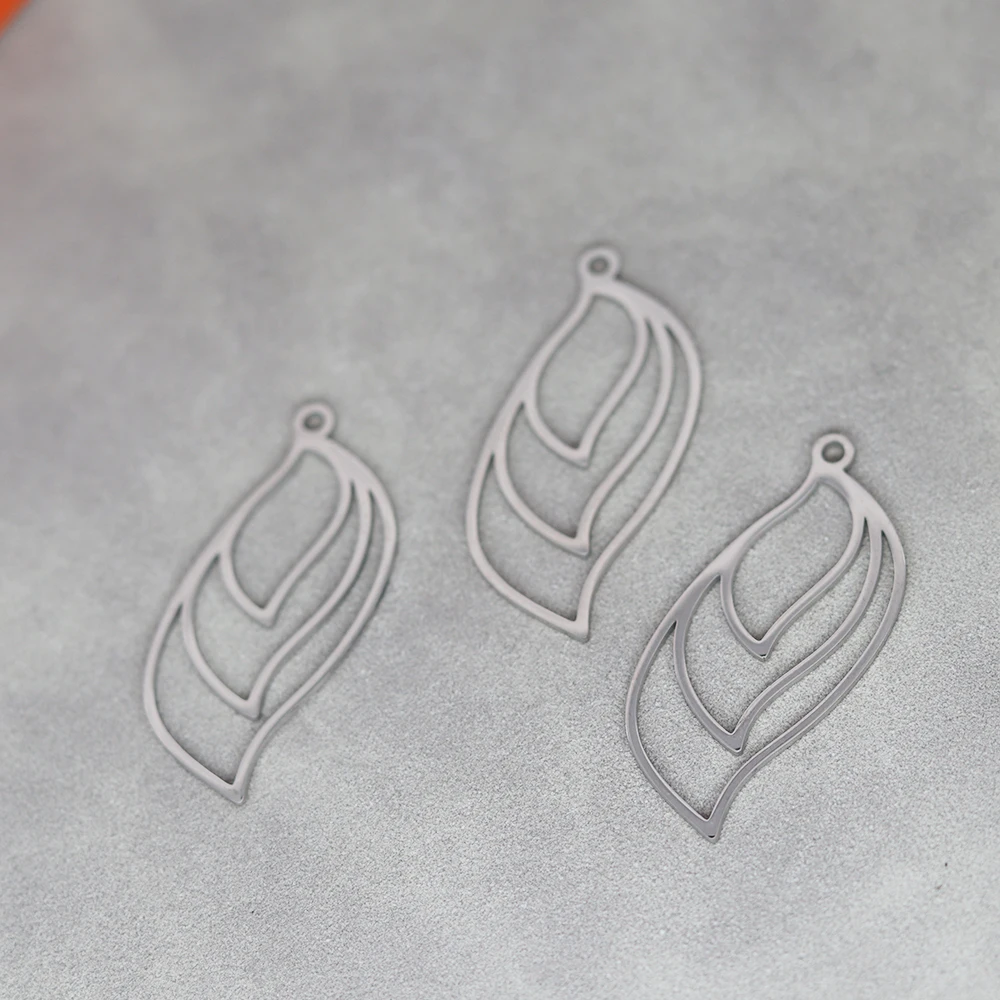 

3pcs/Lot Stainless Steel Hollow Fan Shaped Leaf Pendant Accessories For Fashion Jewelry Making DIY Handmade Craft