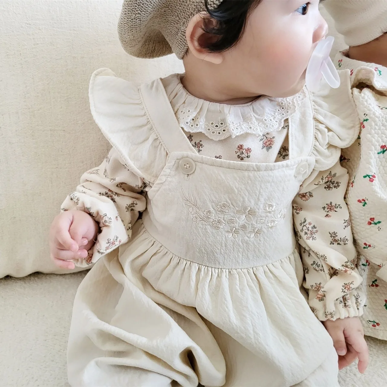 2022 New Baby Girl Flower Embroidery Romper Summer Infant Sleeveless Jumpsuit Girls Fly Sleeve Overalls Baby Clothes 0-24M