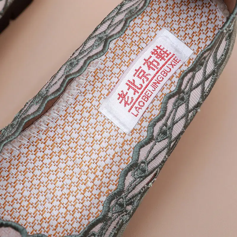 2023 New summer Female Retro Embroidered Ballet Shoes Women Flats Shoes Breathable Mesh Canvas Hanfu Flats Shoes Ladies