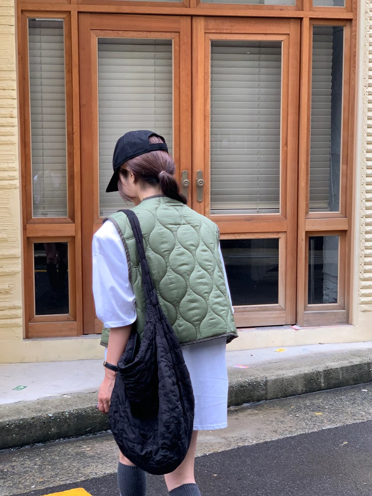 Винтажный жилет в французском стиле с V-образным вырезом и волнистым тиснением