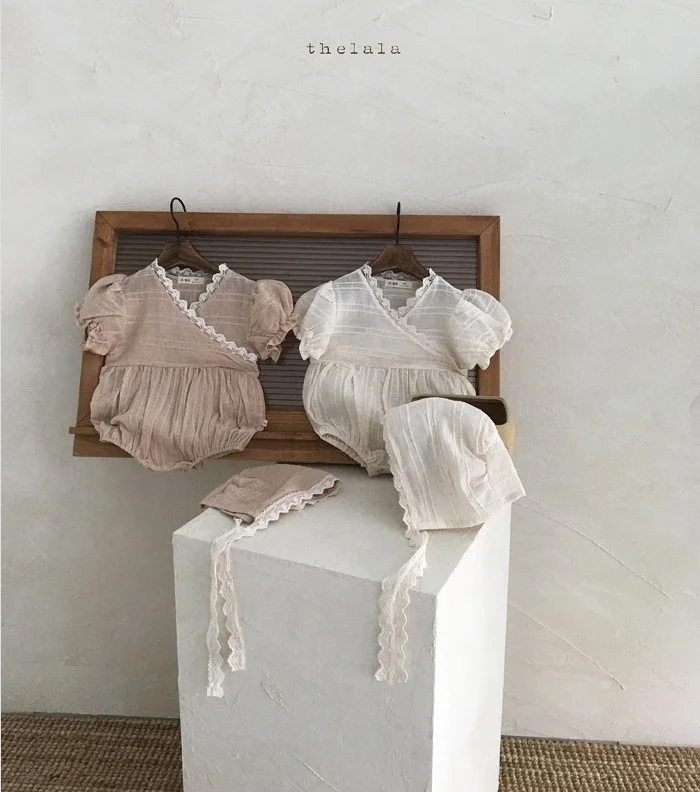 

Детский хлопковый комбинезон с V-образным вырезом и рукавами-фонариками