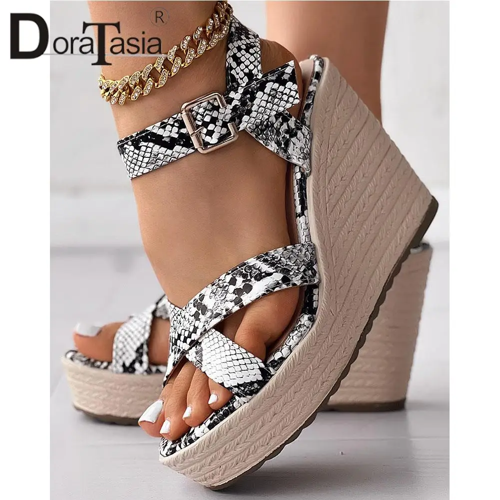 

Brand New INS Hot Female Platform Sandals Fashion Buckle Snake Veins Wedges High Heels women's Sandals Casual Party Shoes Woman