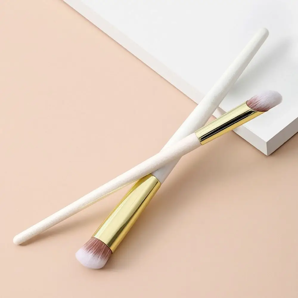 

Comfortable grip Natural Smudge Oblique Head Makeup Smudge Brush Eyeshadow Brush Flat Makeup Brushes Concealer Brush