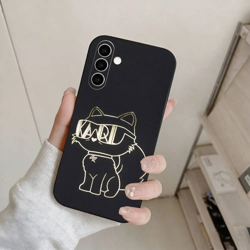 Фото Чехол для телефона K-Karls Lagerfelds Cat Gift, черный, силиконовый, мягкий, для Samsung Galaxy A73, A72, A71, A70, A53, A52, A51 №4