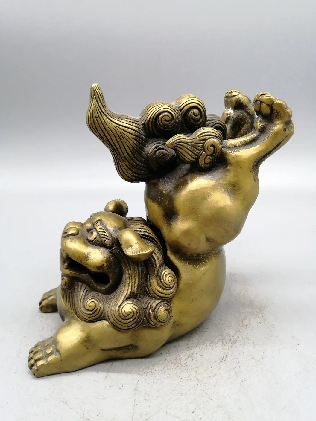 

Chinese Exquisite Pure Copper Brass Lion Statue Feng Shui Home Craft Living Room Furniture Decoration