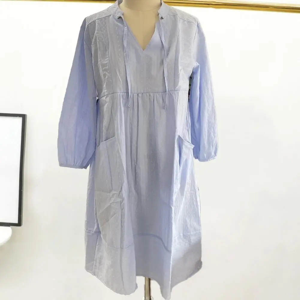 

Женское платье-пуловер с V-образным вырезом