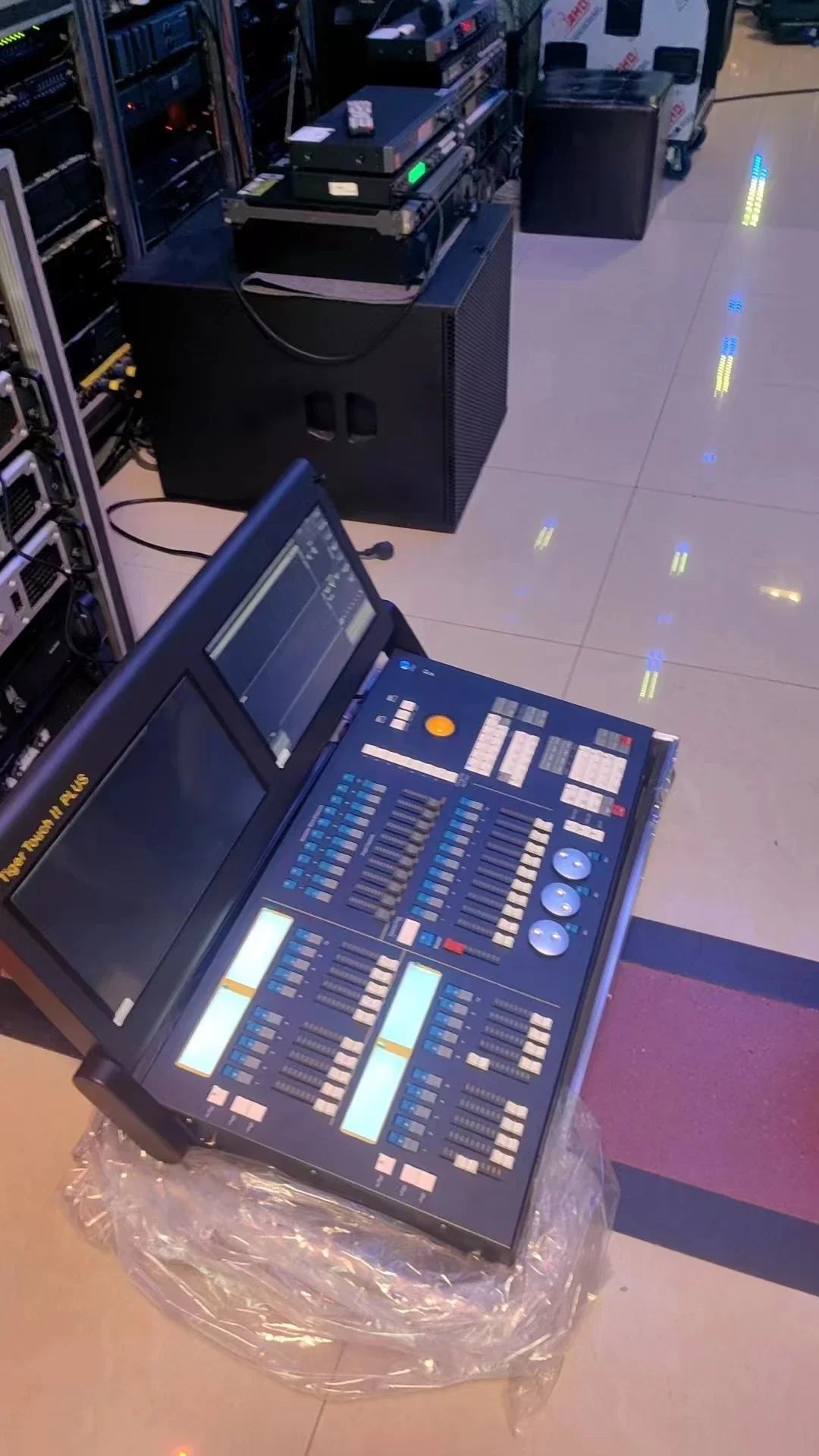 Консоль TIGER TOUCH II 2 Pro сплиттер dmx Titan tiger touch