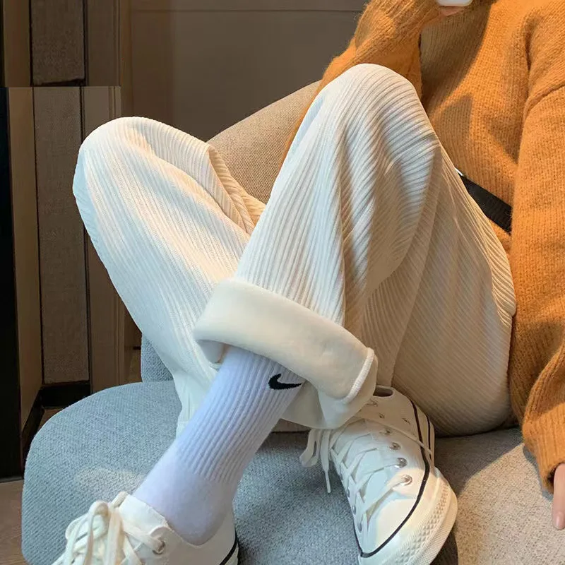 Широкие брюки из синели женские осенне-зимние 2024 новые свободные белые