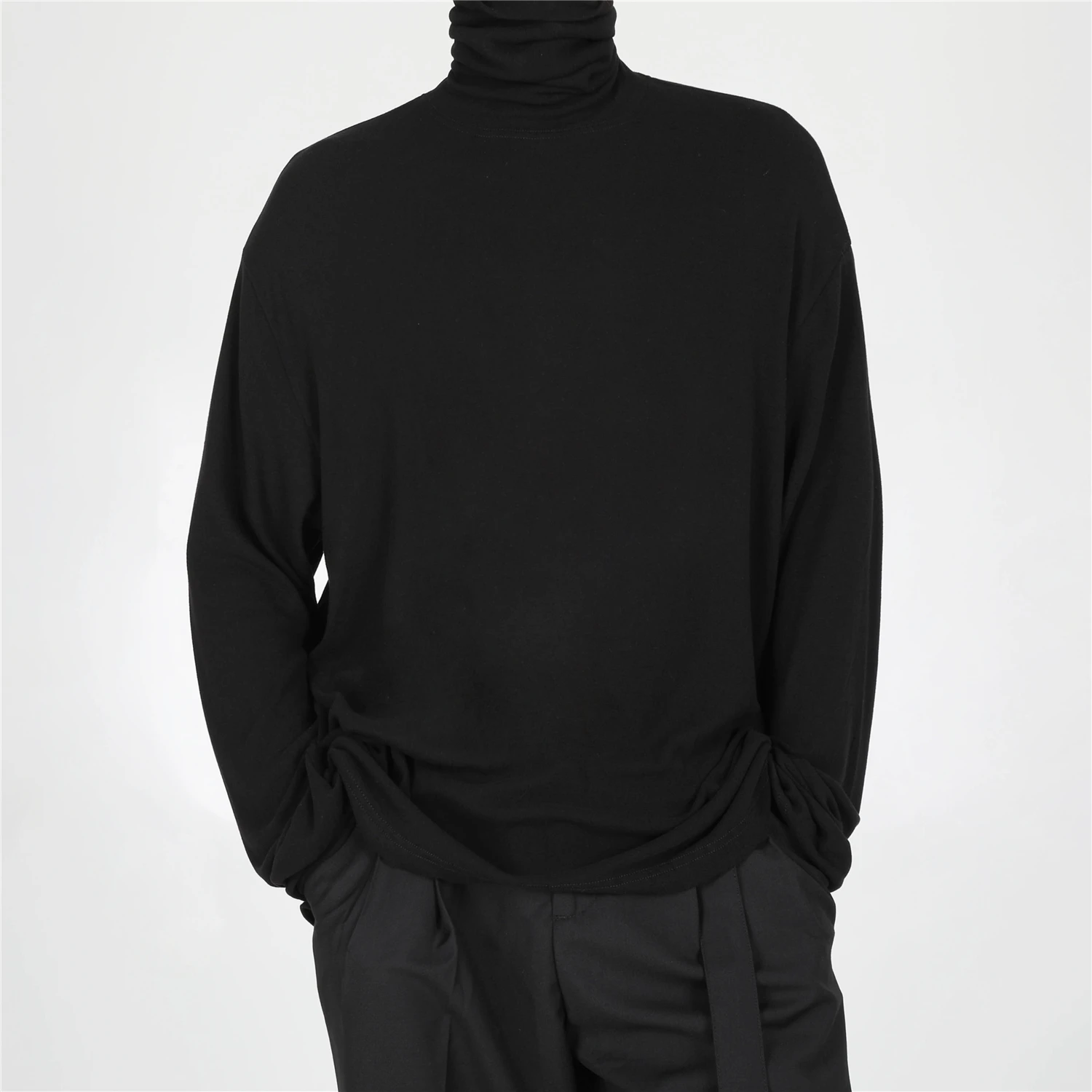 Мужская футболка с высоким воротом в японском стиле