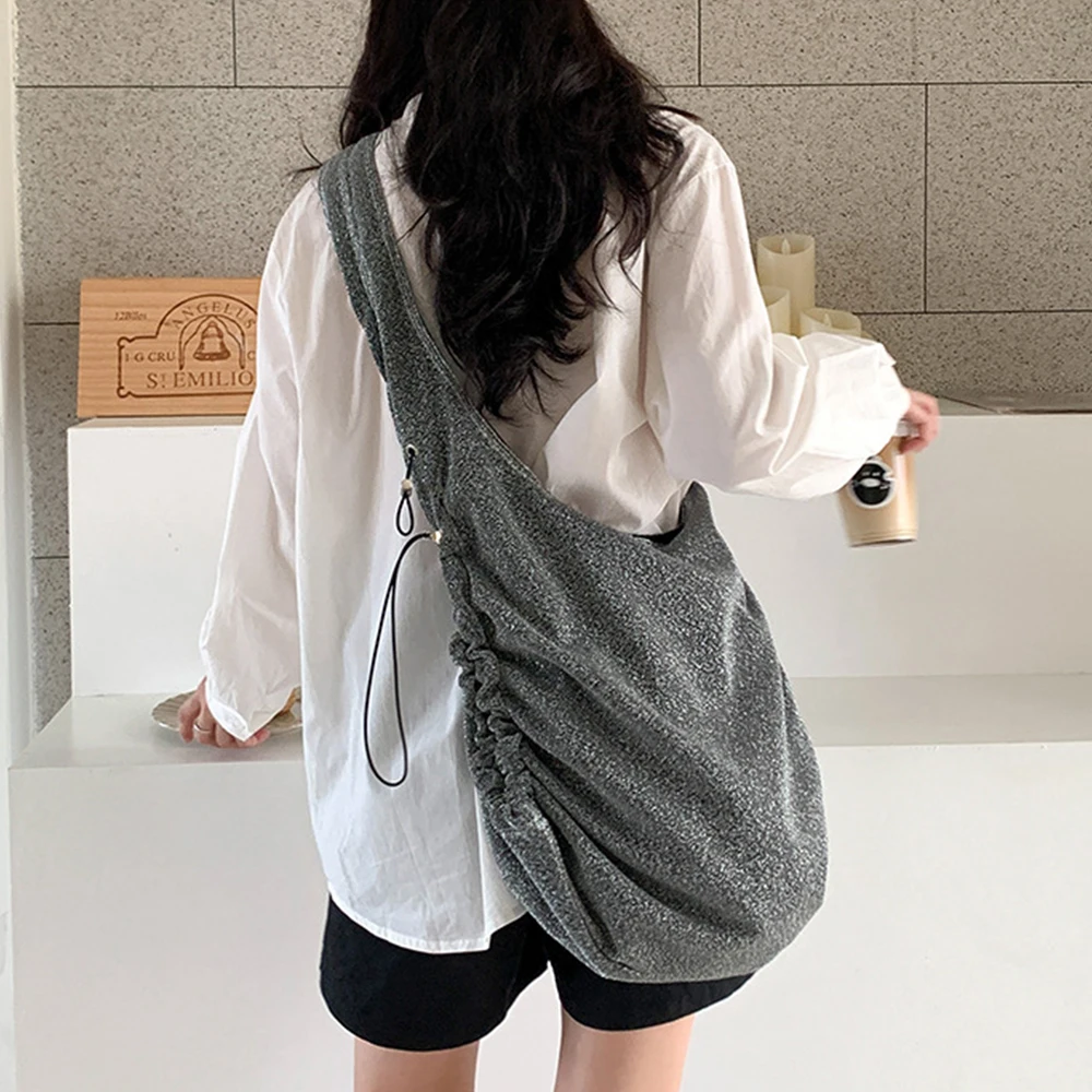 

Женская сумка-хобо через плечо, с рюшами