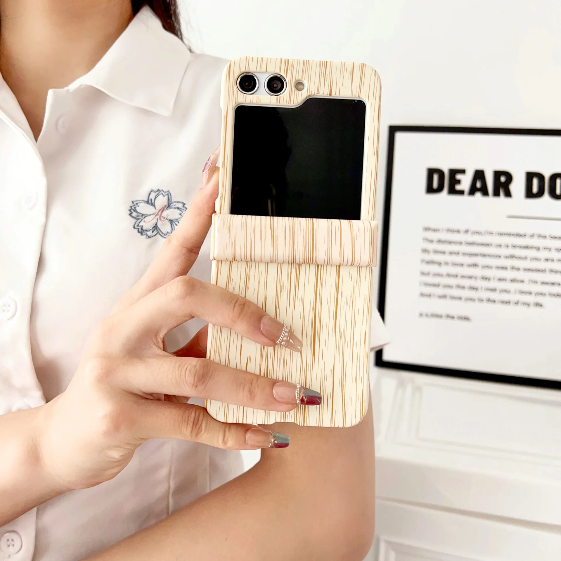 

Creative Wood Grain Folding Phone Case For Samsung Galaxy Z Flip 5 Flip4 3 All-inclusive Anti-fall Protective Cover Accessories
