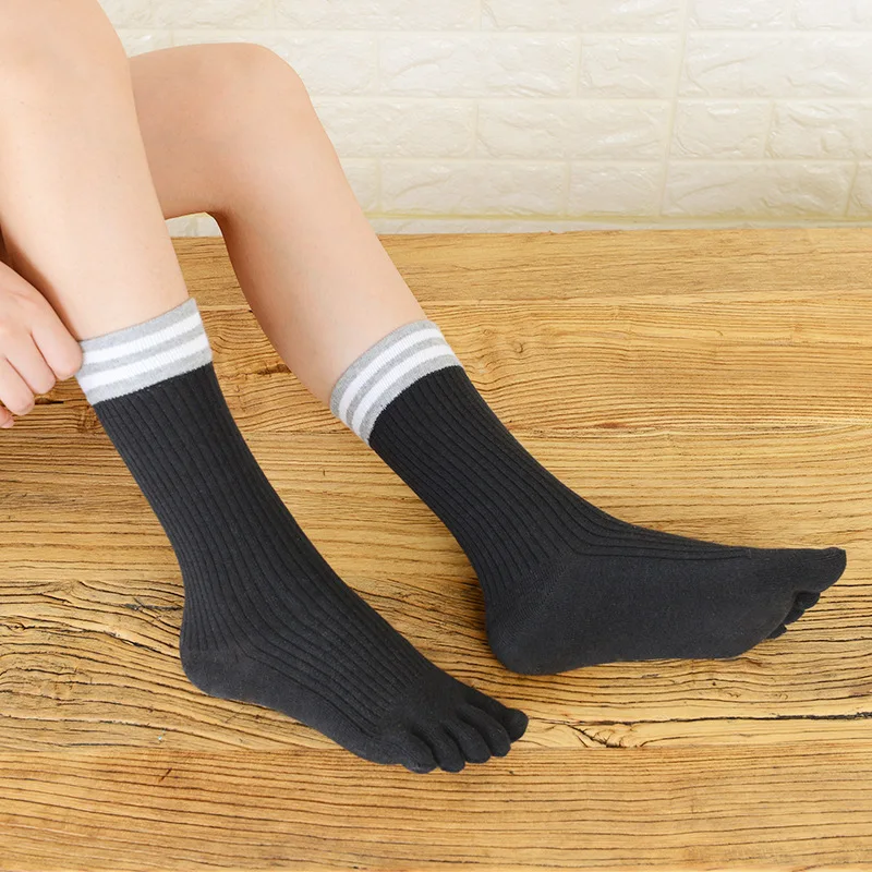 

Hot Sell Women's Cotton Five Fingers Crew Socks Fashion Striped Warm Mid-Calf Toe Sock 5 Colors Woman Gifts Sox for Girls Ladies