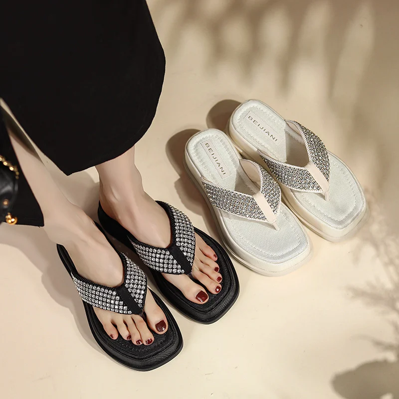 

2022 NEwFRENCH STYLE Herringbone Slippers Women Wear Beach Shoes Outside In Summer Roman Style Seaside Vacation In Summer