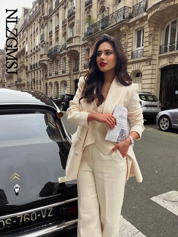 

Женский двубортный блейзер с карманами, с длинным рукавом