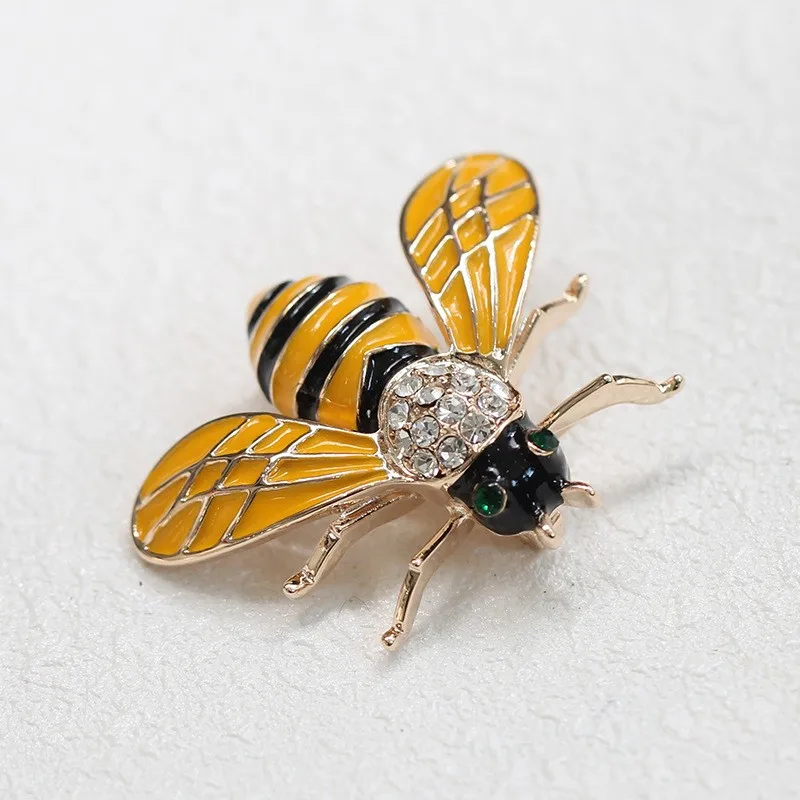 

glaze yellow white bee brooch quality male female fashion jewelry charm personality summer lover gifts birthday wed dropshipping