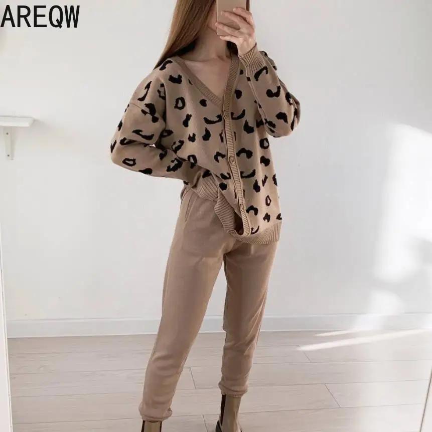 

2022 New Set Autumn Winter Women's Two-piece Set Of Europe New Loose Knitwear Trousers Thousand Grid Sweater Cardigan Sets