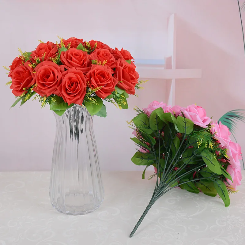 

Simulation 18 Red Roses Bouquet Holding Flowers Wedding Home Living Room Dining Table Decoration Fake Artificial Flowers