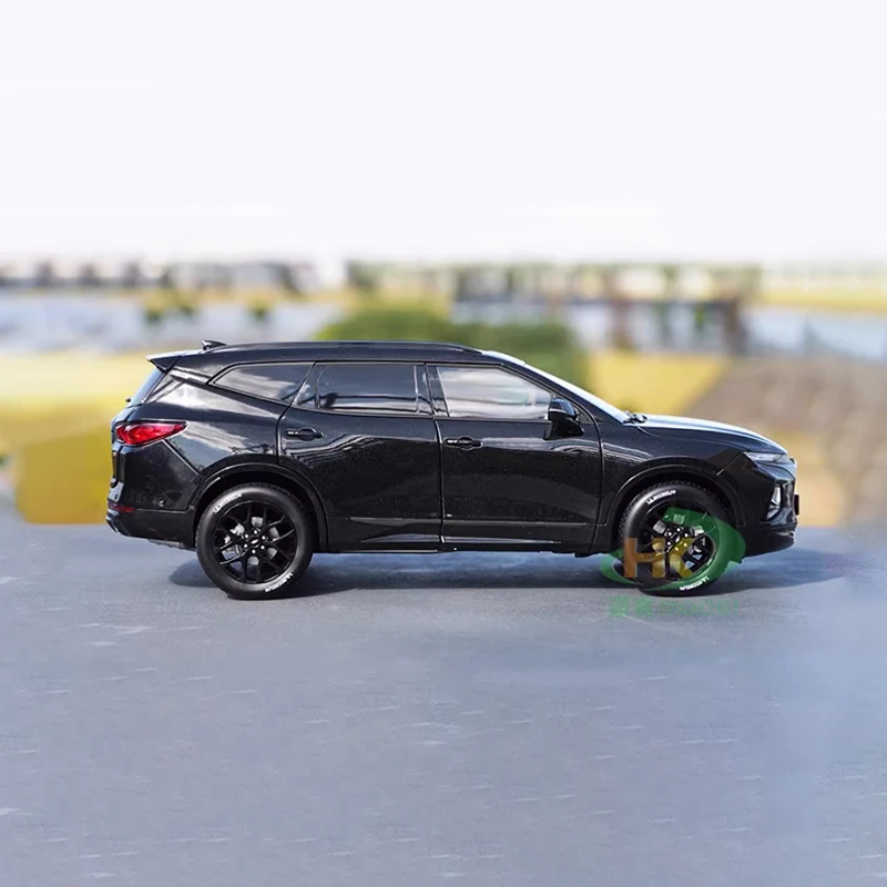 WELLY Диэкаст Pioneer RS SUV 1:18