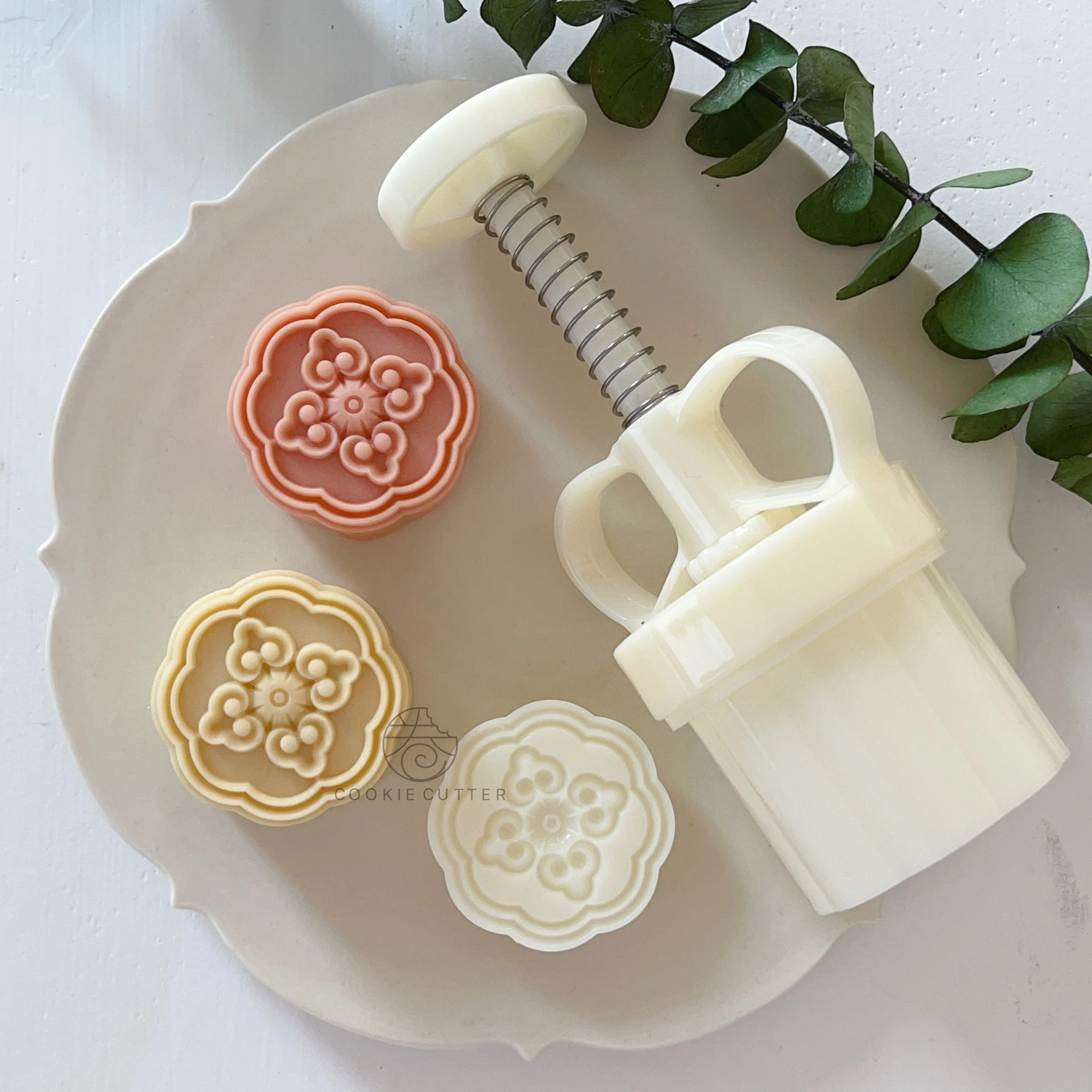 

50g Window Flower Mooncake Mold Mung Bean Cake Pastry Hand Press Mold Pastry Mold DIY Plastic Baking Tools Cake Decoration