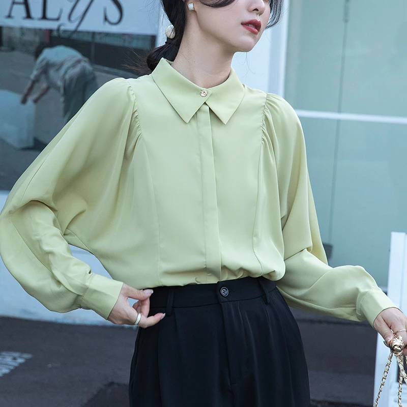 Korean Fashion Ladies Bat Sleeve Shirts Blouses Women Tops Female Woman Button Up Shirt Casual Student Girls Long Sleeve Blouse