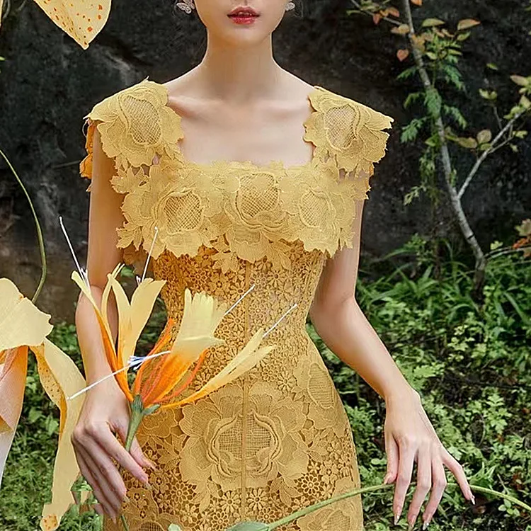 Vietnamese Niche Designer 2022 Spring Square Neck Lace Sweet Embroidery Dress Light Luxury Women's Wear Elegantes Vintage Gala