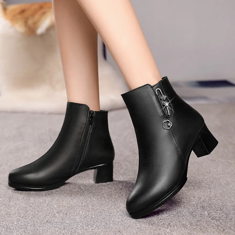 AIYUQI Women's Winter Boots 2023 New Genuine Leather Women's Ankle Boots Mid Heel Natural Wool Warm Women's Booties