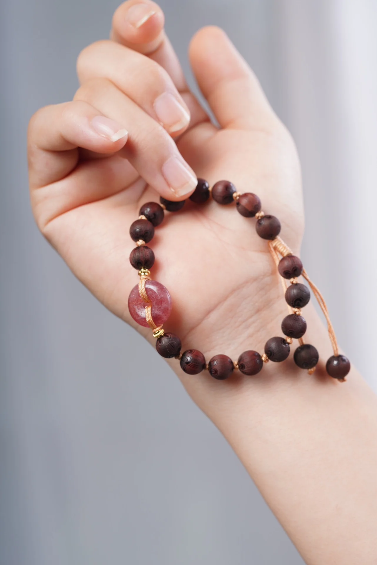 Браслет из палисандра с мелкими листьями кристалл клубники 0 8 древний простой