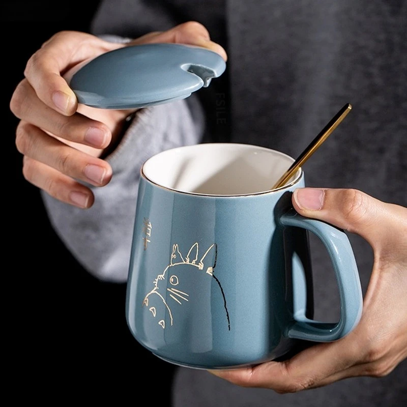 

400 мл новый продукт светильник Роскошная позолоченная керамическая кофейная кружка с крышкой ложкой чашка для воды мультяшная кружка Тотор...