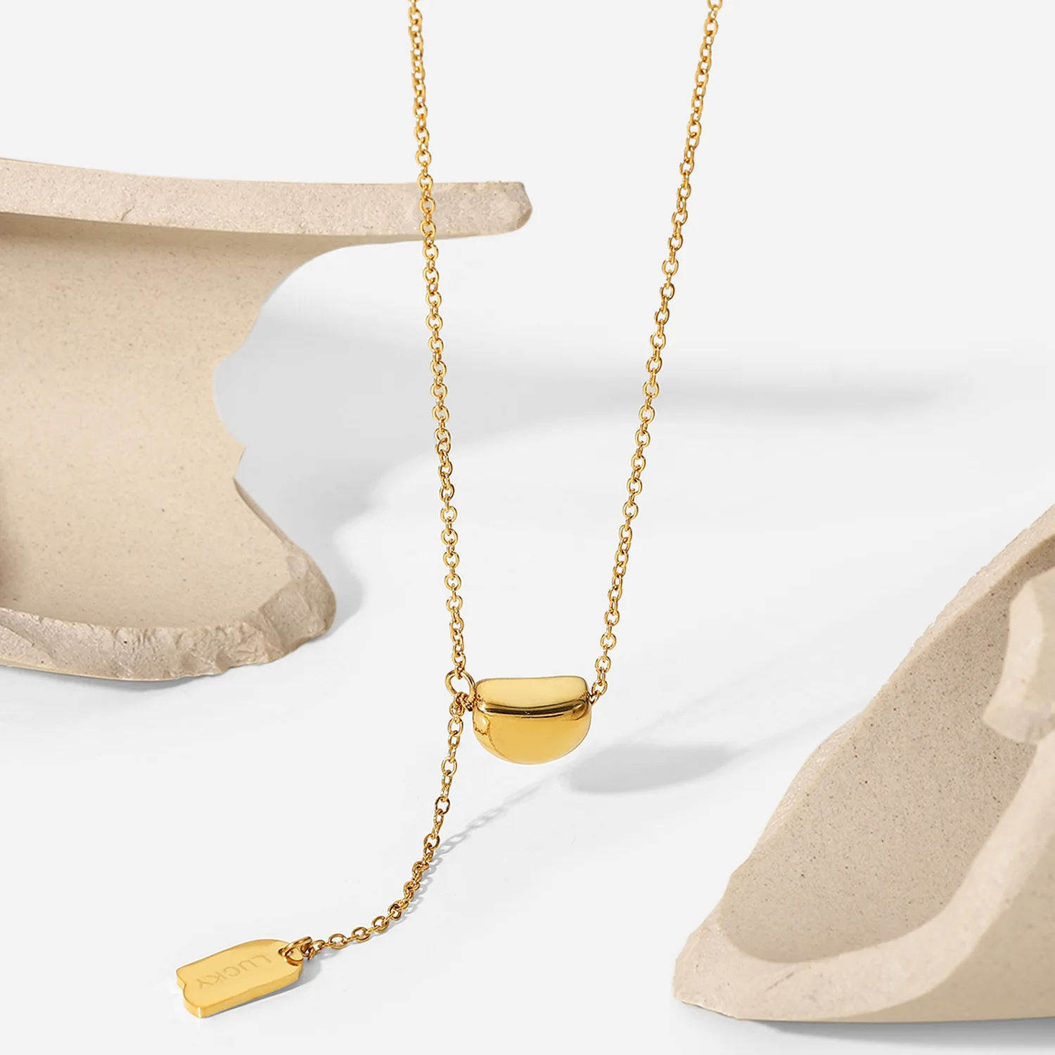 

Ожерелье с подвеской в виде полукруга из нержавеющей стали