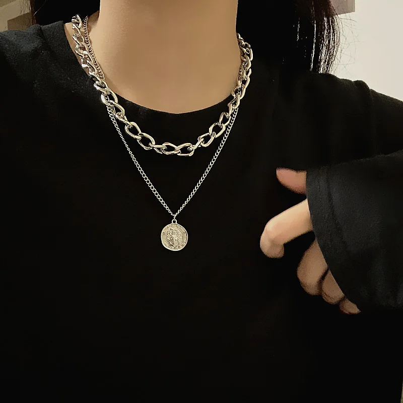 

Hip-hop Retro Portrait Pendant Necklaces for Women Multi-layer Thick Chains Necklace Neck Chain Short Choker Jewelry Collares