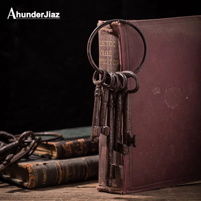 

2022 New Vintage Iron Keys Silver Gold Metal Mixed Key Charms Wedding Decoration Photography Shooting Retro Props 빈티지 소품