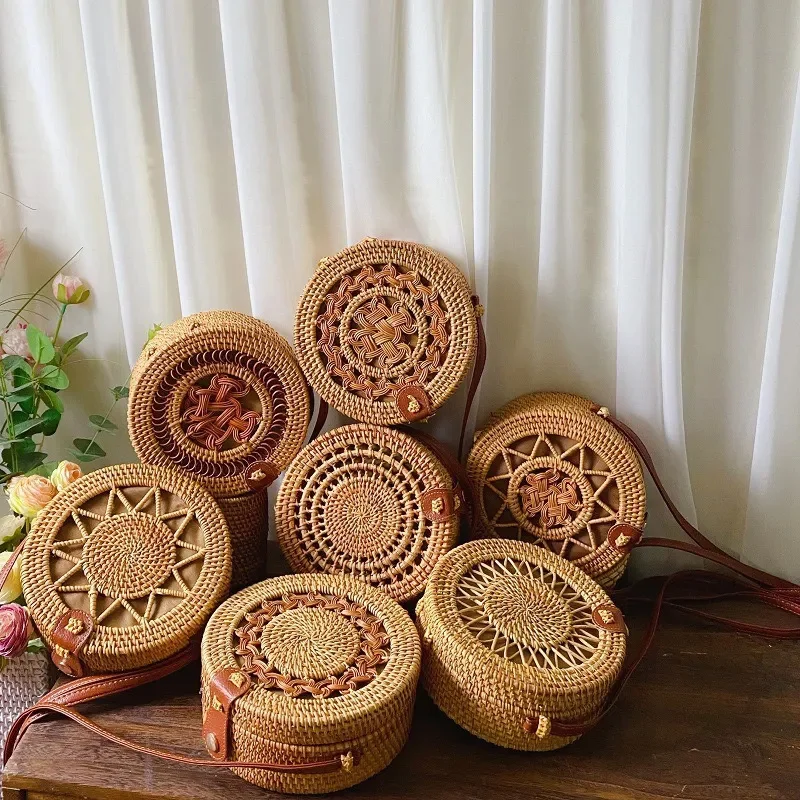 

2023 Handmade Circle Handwoven Women Messenger Bags Round Retro Rattan Straw Beach Crossbody Bag good quality Bolsa Masculina