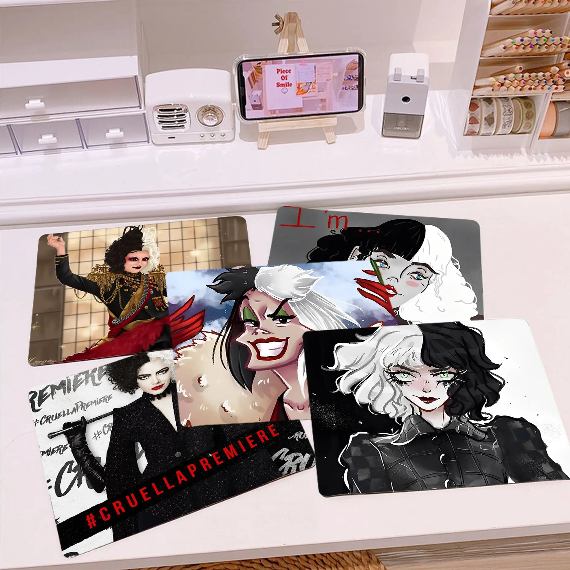 

Disney Cruella Animation Office Student Gaming Thickened Large Writing Pad Non-slip Cushion Mouse Pad for PC Mouse Carpet