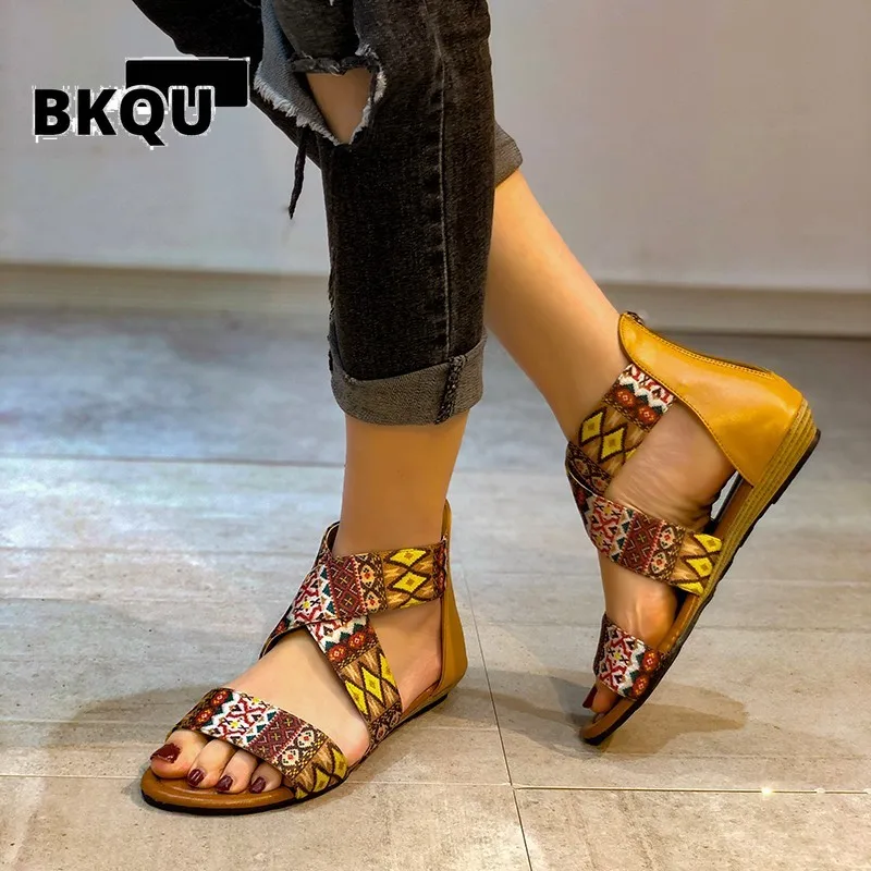 

Новинка 2022, женские сандалии на плоской подошве, Летняя женская обувь с открытым носком на молнии, пляжные кожаные сандалии, сандалии в этни...