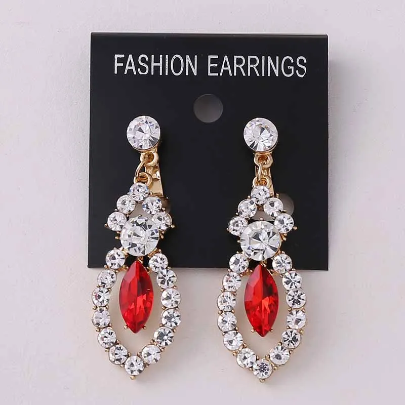 

Korean Popular Faux Rhinestone Earring Magic Eye Serie East Gate Alloy Faux Rhinestone Earring Pin Ear Clip NA Hohe äußere werte