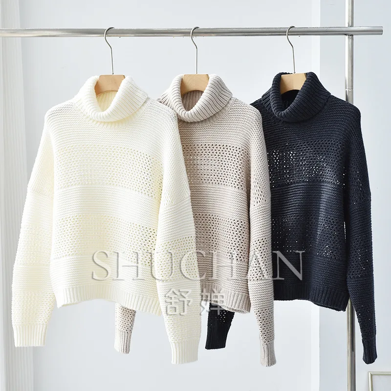 Рисунок 3 - Женский свитер-водолазка с вырезами