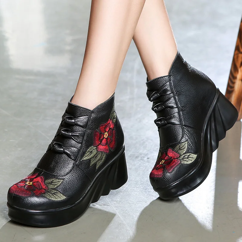 Женские этнические ботинки из натуральной кожи на танкетке 6 см