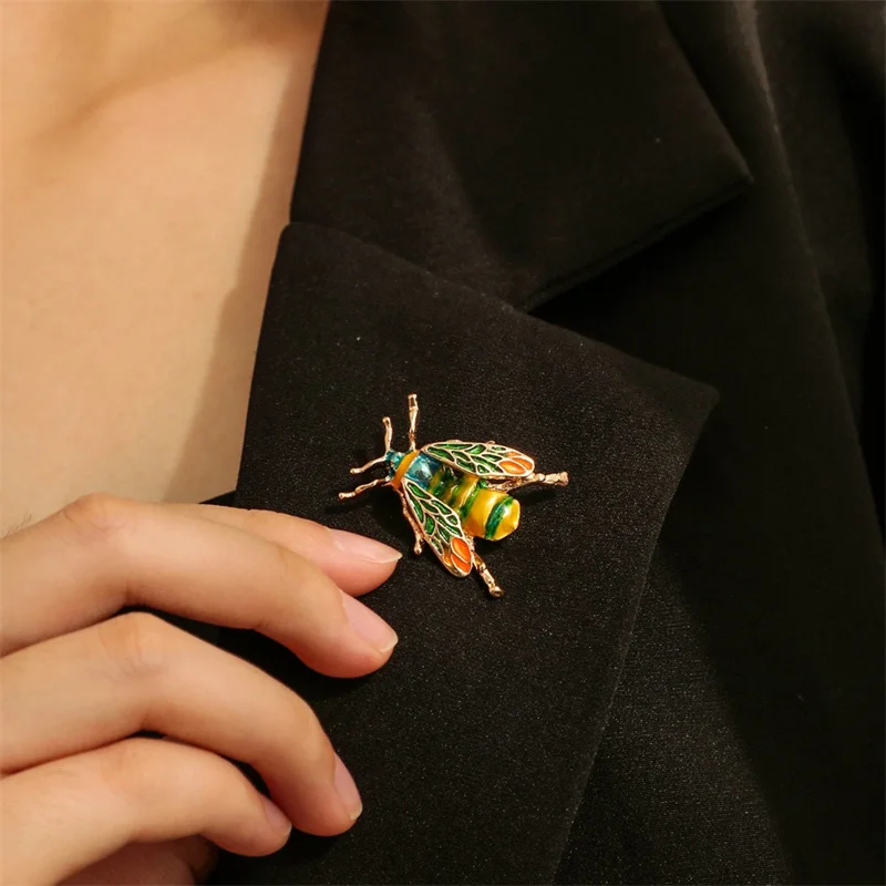 

Enamel dripping oil bee brooch personality painting oil insect men's pin corsage suit accessories