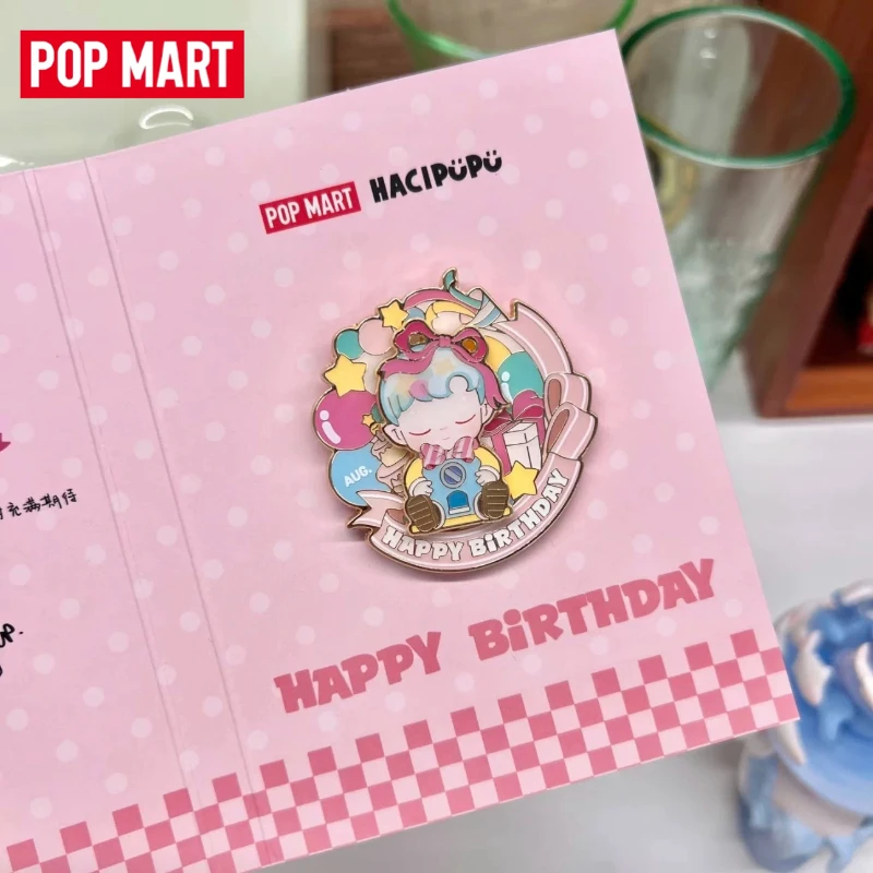 Фото Оригинальный значок POP MART April Hirono Birthday Badge, лимитированная серия, в наличии №4