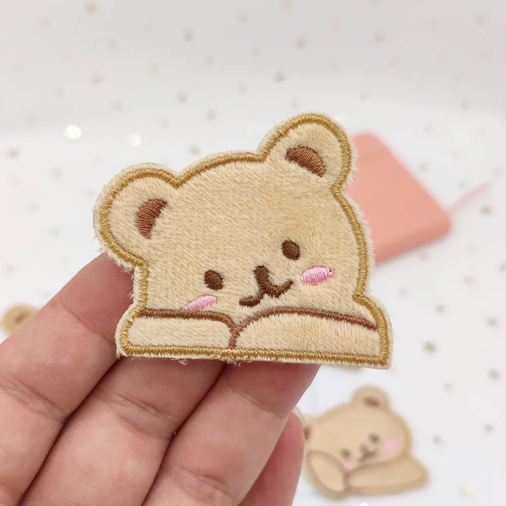 Симпатичная вышивка мультяшного медведя наклеиваемая термоклейкая нашивка
