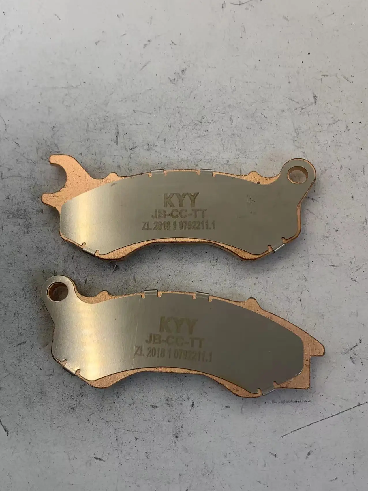 Передние тормозные колодки для Benda BD400