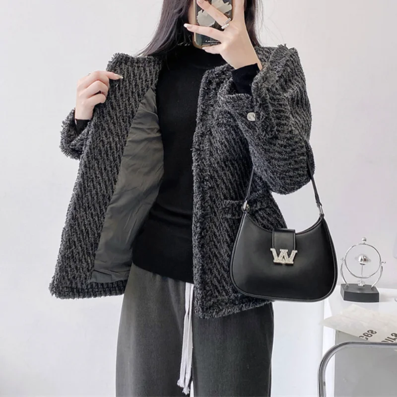 Рисунок 2 - Женское шерстяное твидовое пальто