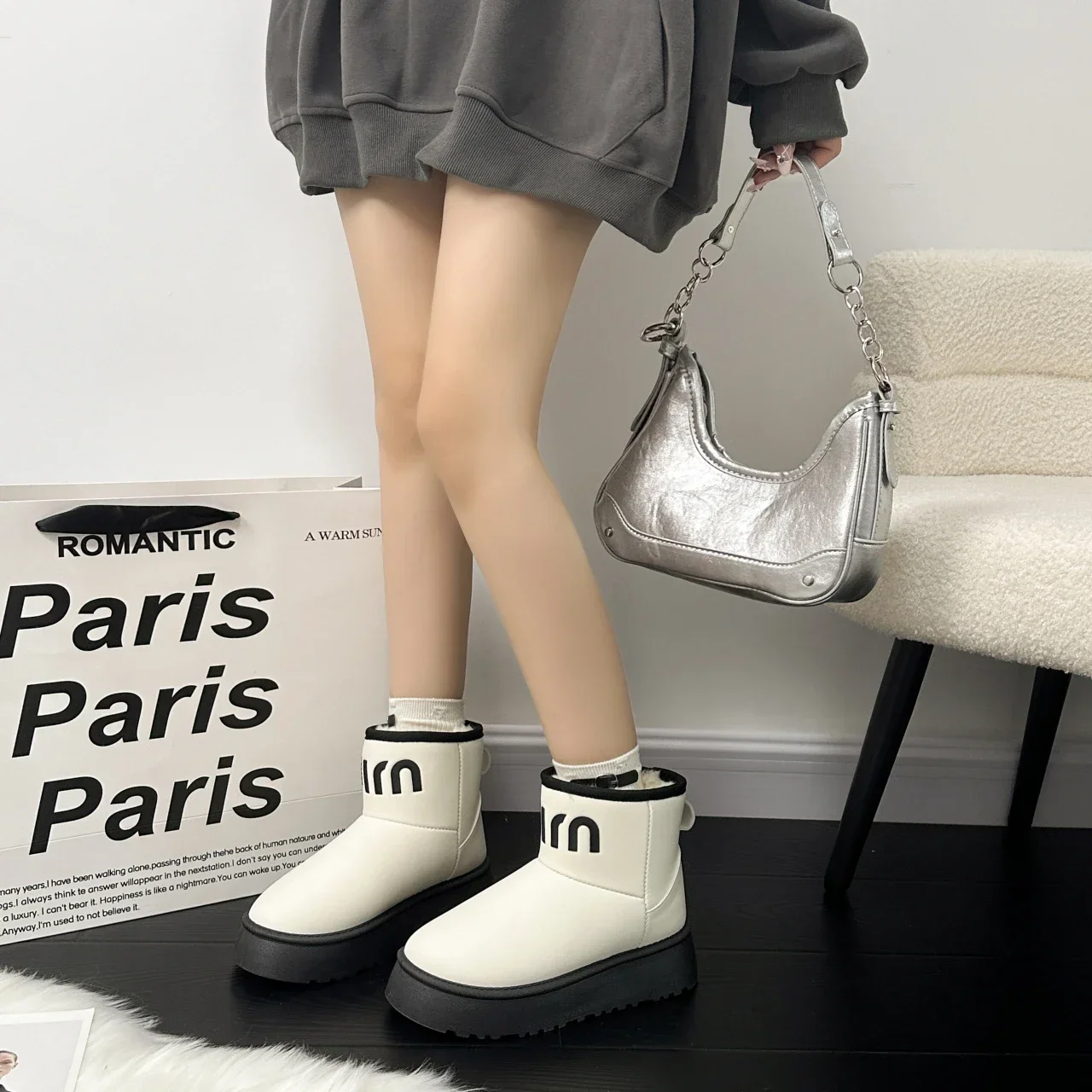 2024 новые зимние короткие ботинки на толстой подошве противоскользящие плюшевые