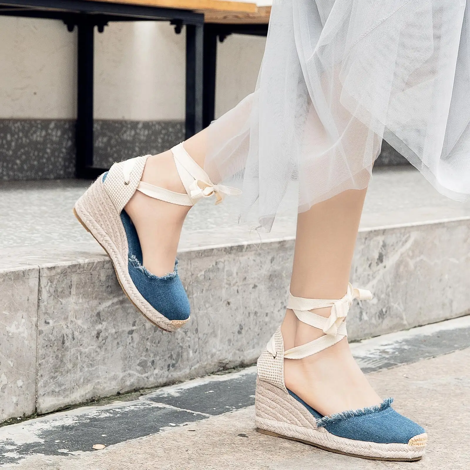 

Женские босоножки