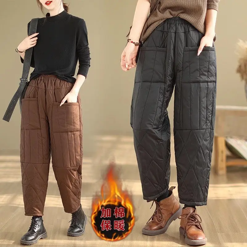 

2023 зимние плюшевые и толстые хлопковые брюки для женщин Свободные осенние и зимние теплые защитные легкие брюки Z3782