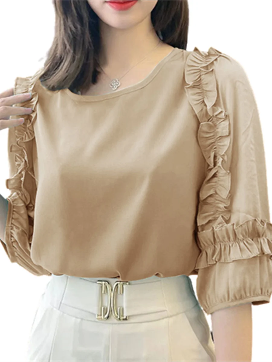 Блузка женская свободного покроя с рукавом до локтя круглым вырезом и оборками