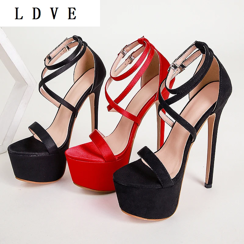 

Босоножки женские на платформе и тонком высоком каблуке, свадебные туфли с ремешком и двойной пряжкой, пикантные сандалии с открытым носком...