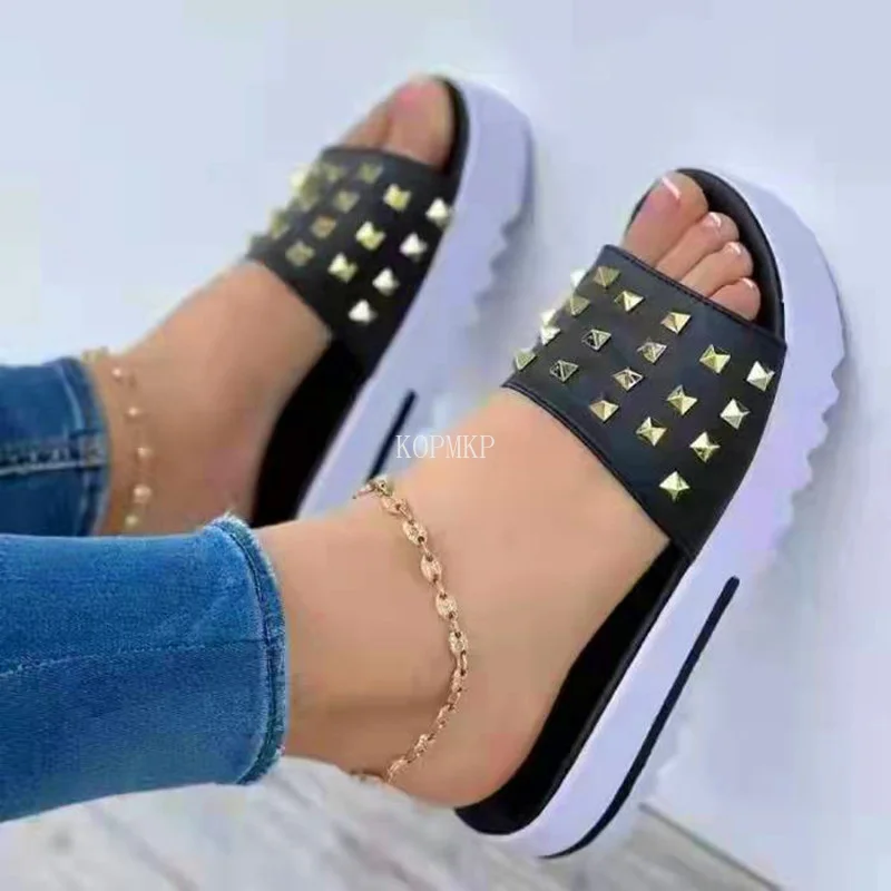 

New Fashion Summer Women Slipper Candy Rivets Ladies Outdoor Beach Slides Flat Heel Peep Toe Sandal Shoes Sandalias De Tacon