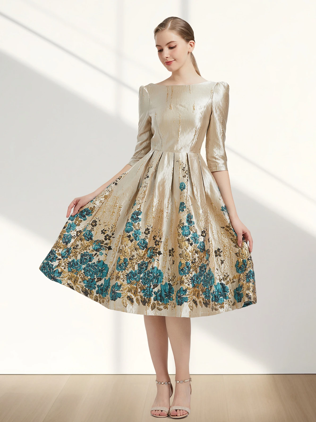 Женское жаккардовое платье с цветочным принтом