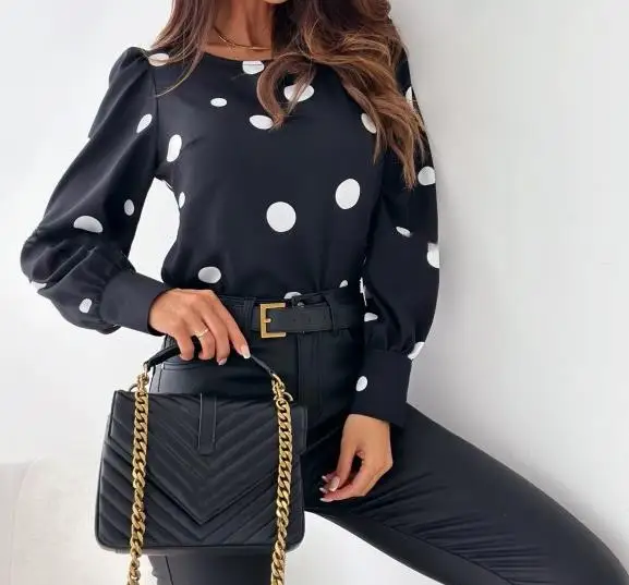 Рисунок 2 - Женская футболка